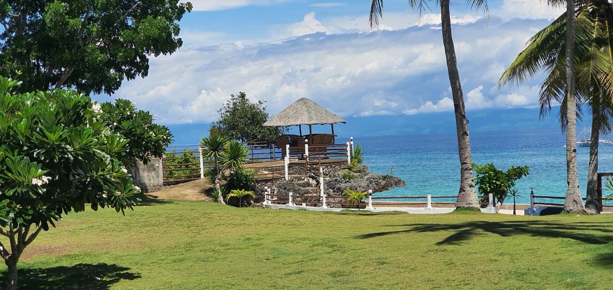 Tauig Beach Resort Moalboal Rum bild